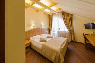 Курортные отели Хата Гуцула Микуличин Стандартный двухместный номер с 1 кроватью или 2 отдельными кроватями-3